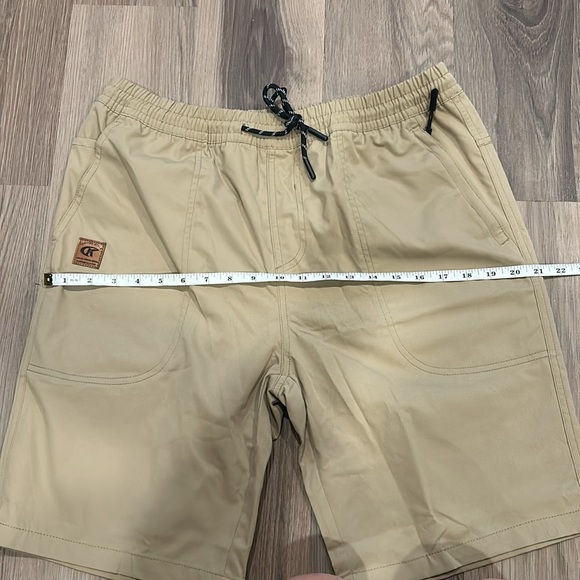 💛NWOT men’s stretch waist tan shorts - Picture 8 of 10